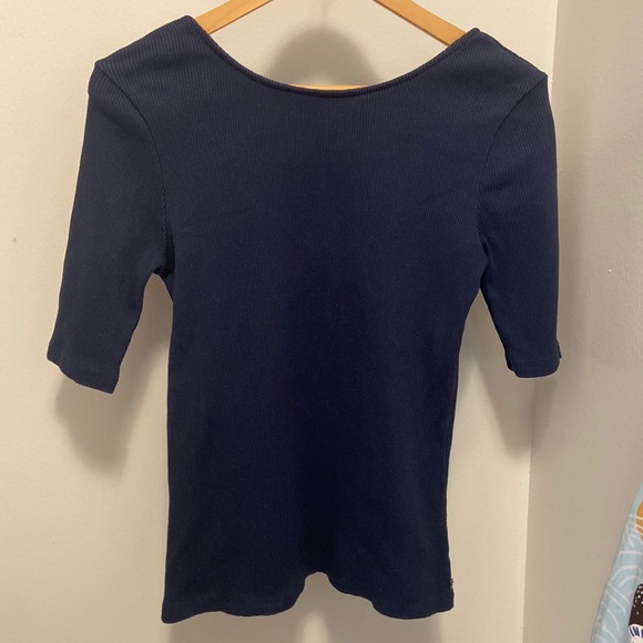 Monk&Lou scoop back, ribbed 3/4 sleeve - Picture 2 of 5